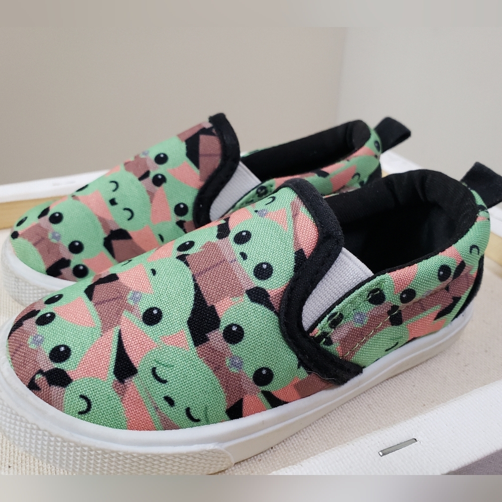 Star Wars- "The Mandalarian" Grogu sneakers. Toddler size- 5c. Black/ Green